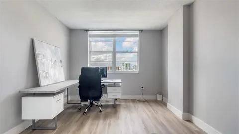 $329,999 | 500 Bayview Drive, Unit 2023, Sunny Isles Beach, FL 33160