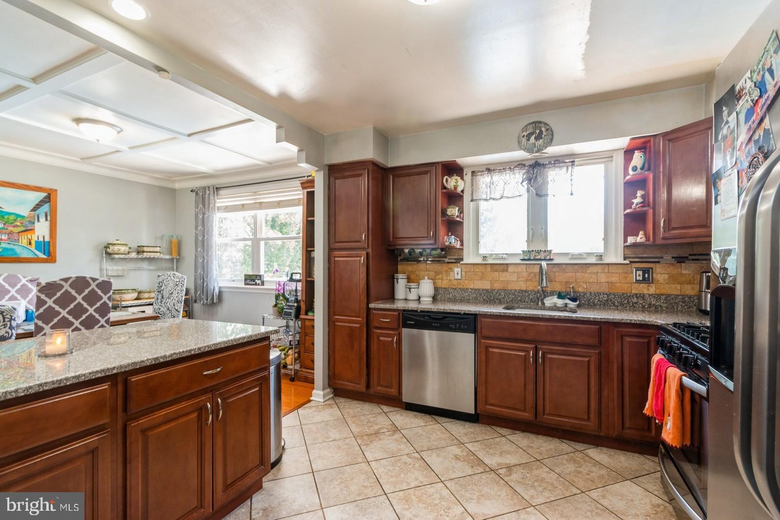 738 Woodlane Road Beverly, NJ 08010 - Photo 6 of 25 Gallery Image 6