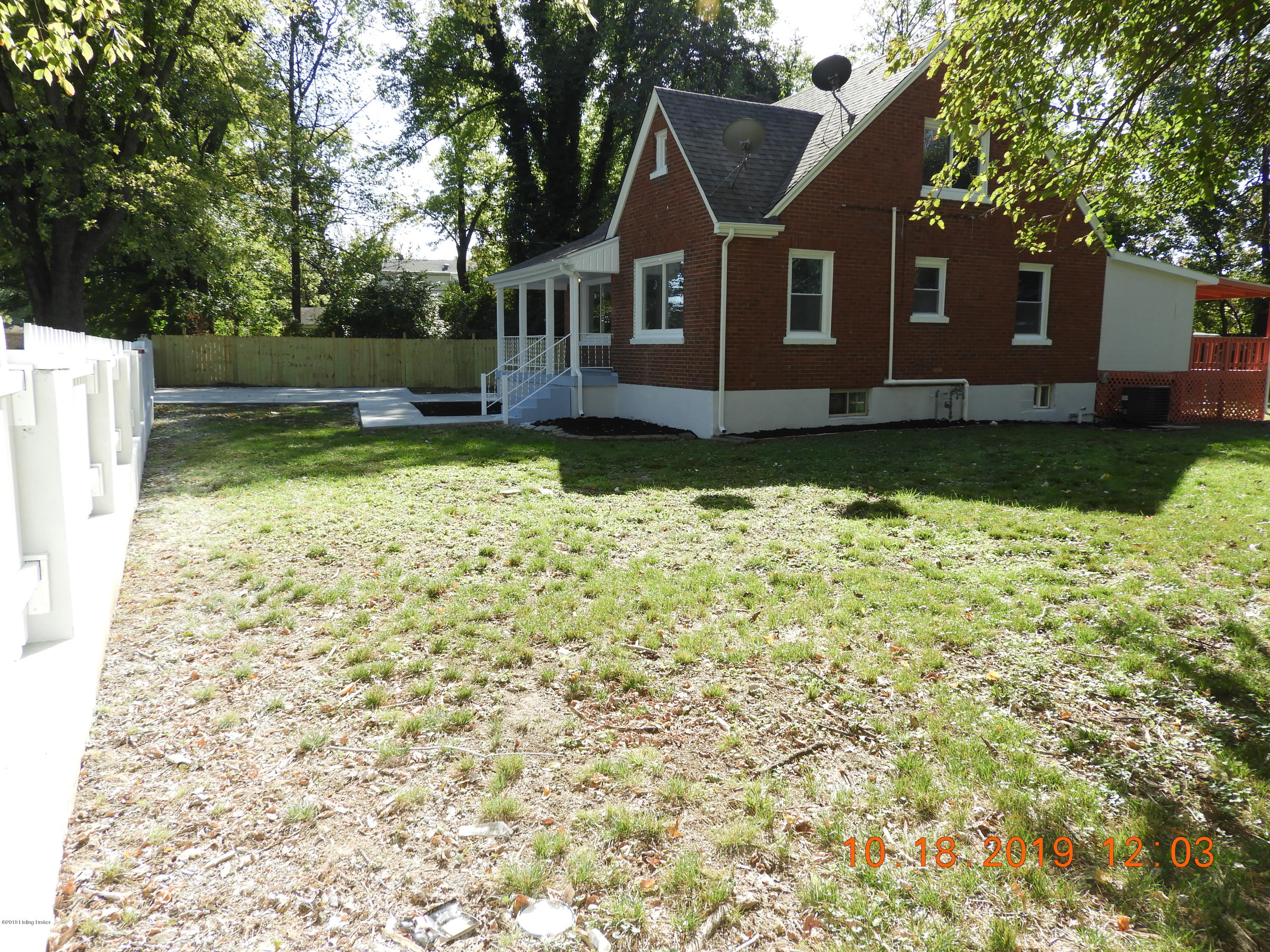 3306 Farnsley Road Louisville, KY 40216 - Photo 4 of 76 DSCN4696