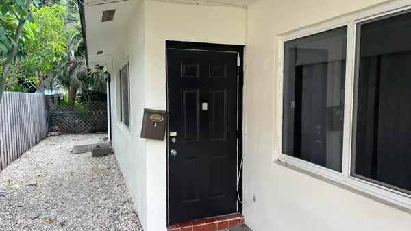 $2,475 | 220 Southeast 22nd Avenue, Unit 3, Pompano Beach, FL 33062