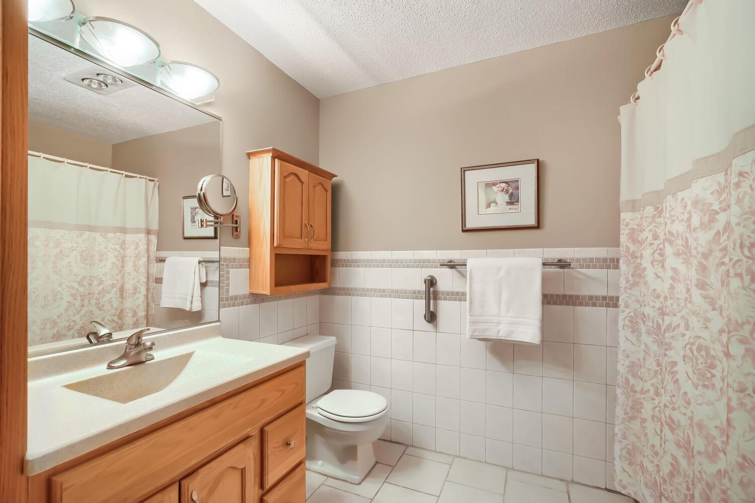 8441 Irwin Road, Unit 106 Bloomington, MN 55437 - Photo 19 of 32 Gallery Image 19