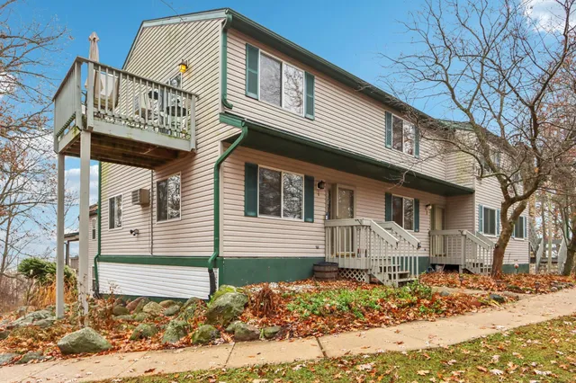 $169,900 | S6185 Bluff Road, Unit 1, Merrimac, WI 53561