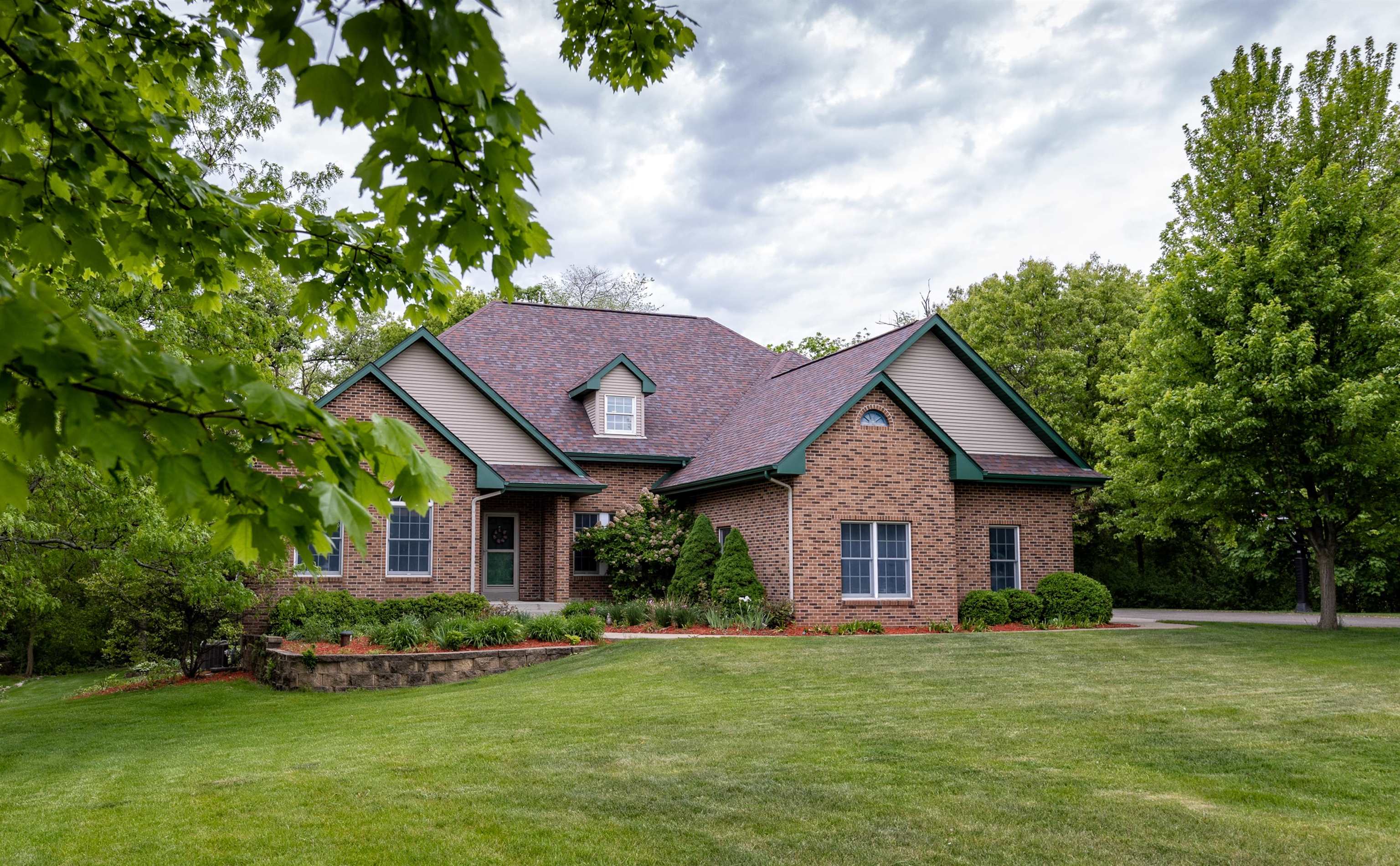 8403 North Ridge Trl