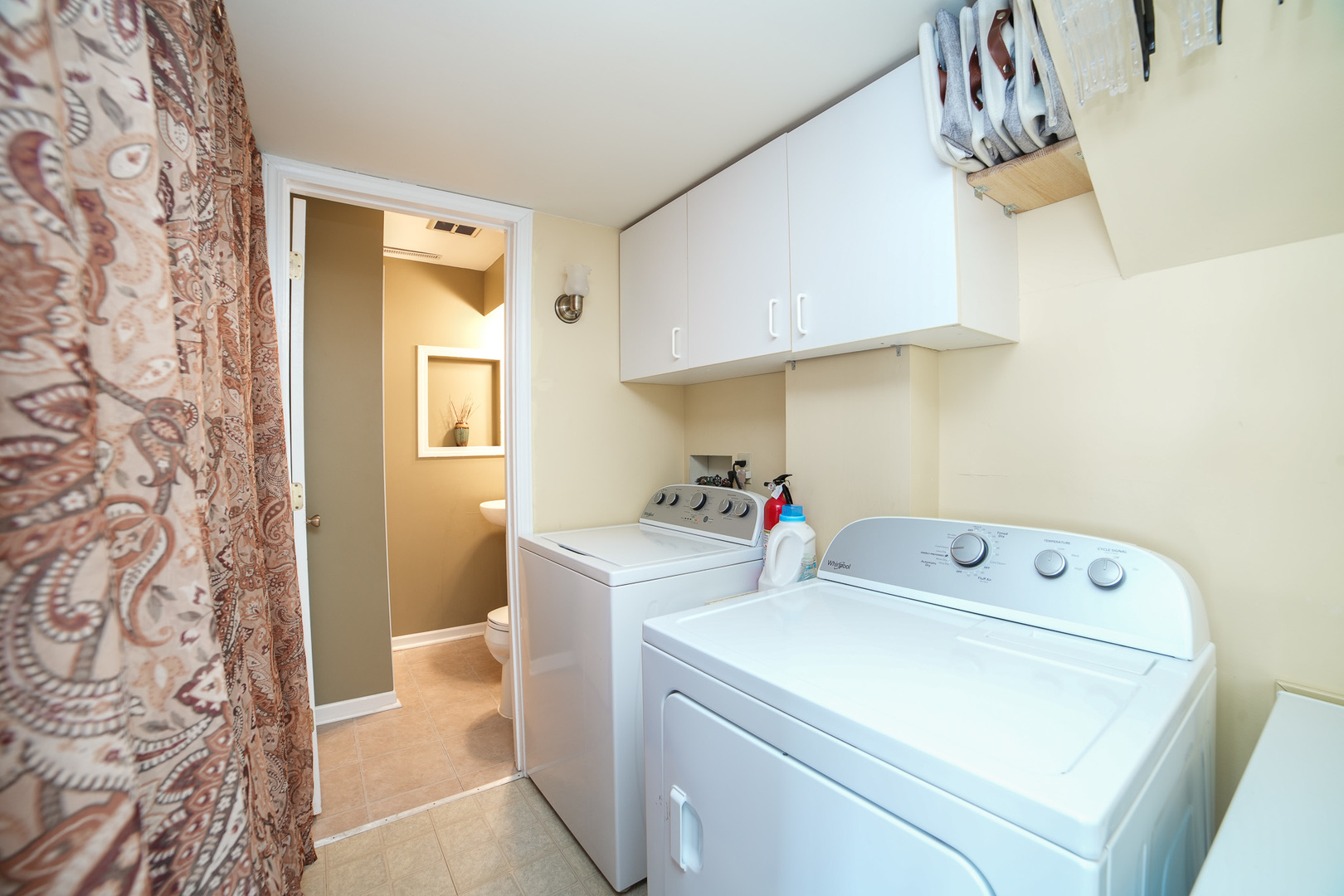 281 Kathy Drive Bourbonnais, IL 60914 - Photo 30 of 43 a utility room with dryer and washer