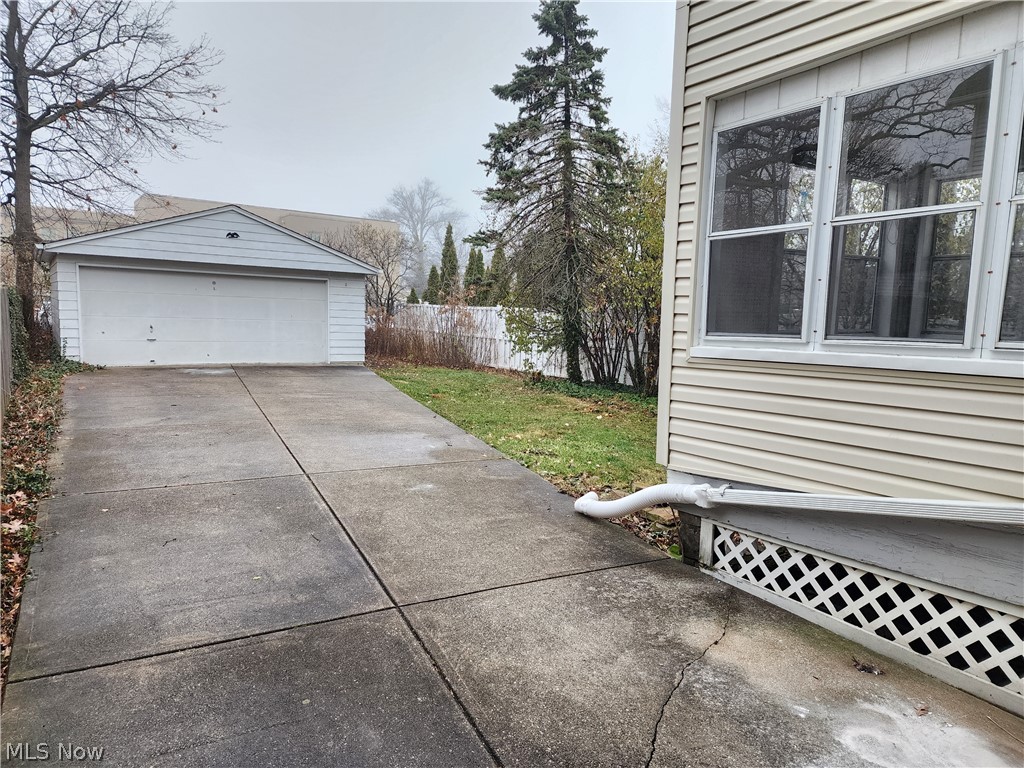 1238 Webb Road Lakewood, OH 44107 - Photo 5 of 33