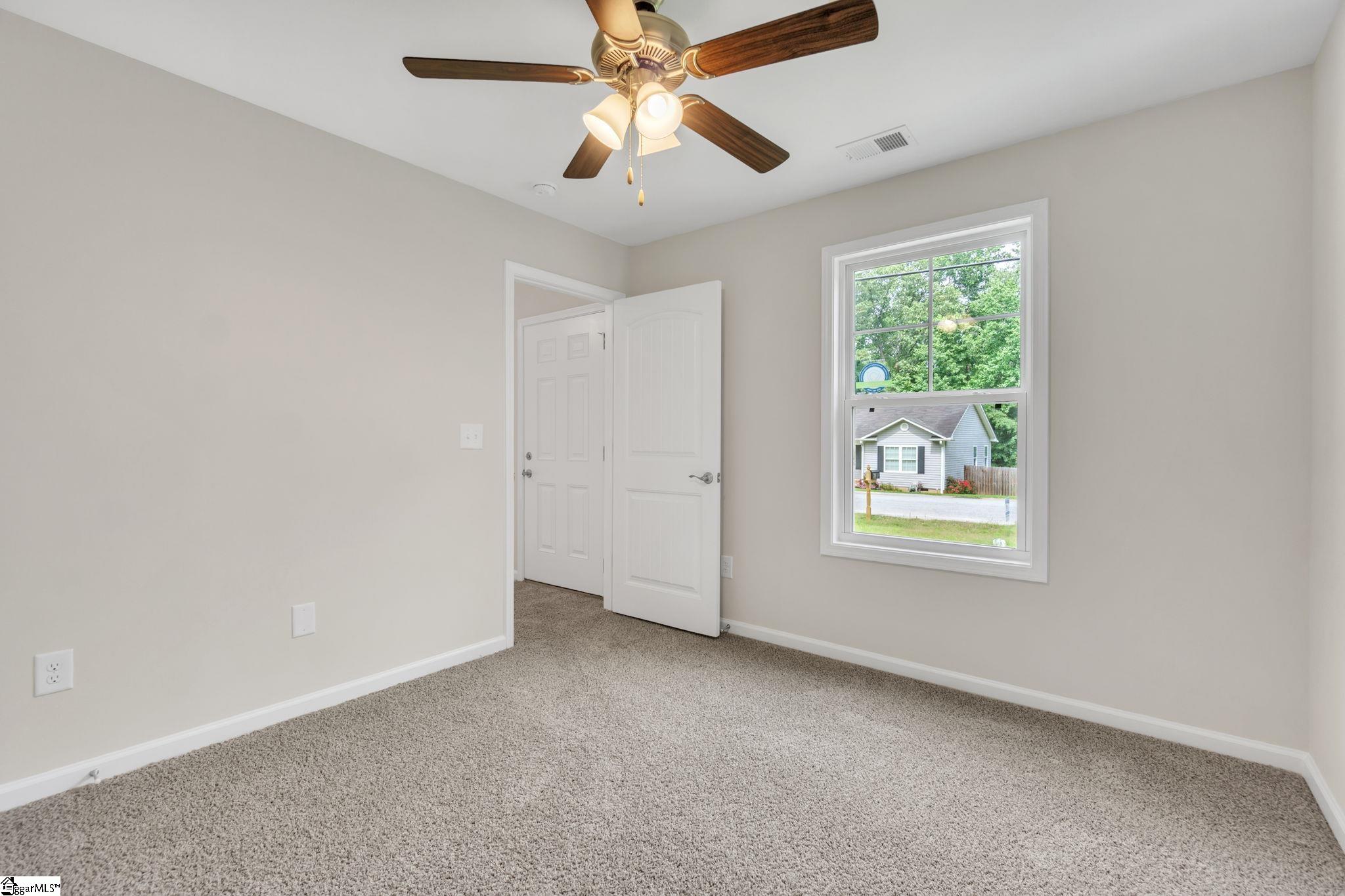 215 Stratford Road Greenville, SC 29605 - Photo 8 of 32 Gallery Image 8