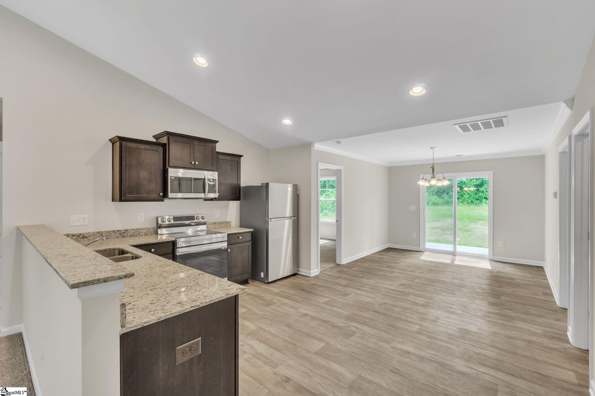 215 Stratford Road Greenville, SC 29605 - Photo 9 of 32 Gallery Image 9