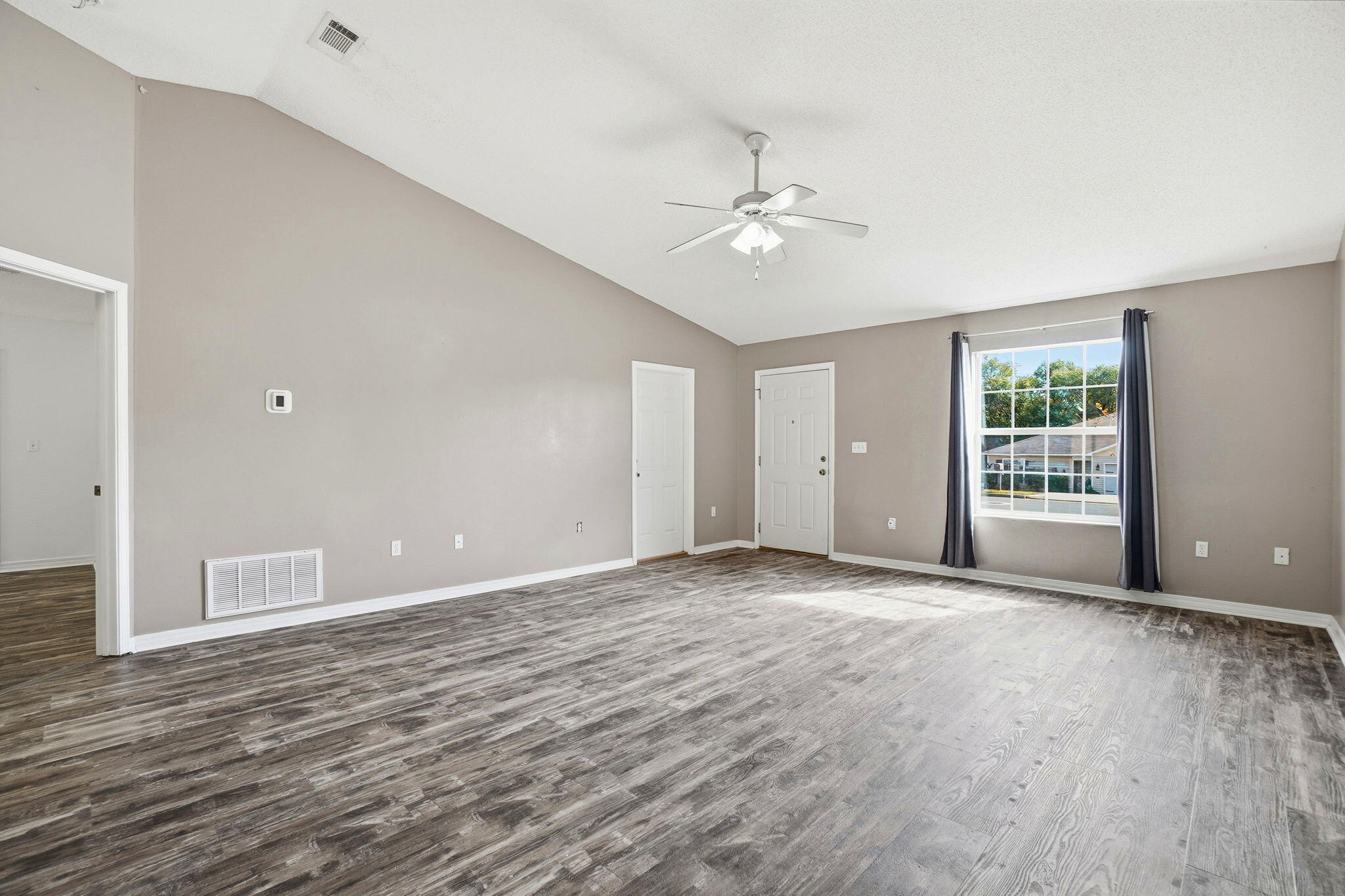 209 Cabana Way Crestview, FL 32536 - Photo 4 of 30 LIVING ROOM