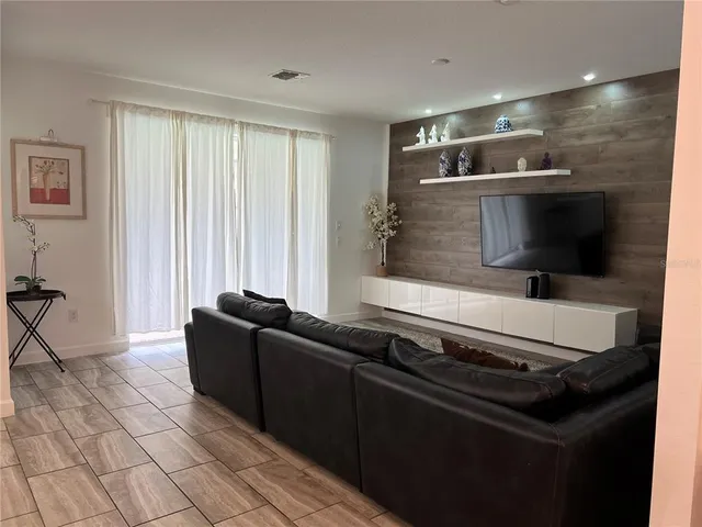 $3,900 | 4715 Sleepy Hollow Drive, Kissimmee, FL 34746