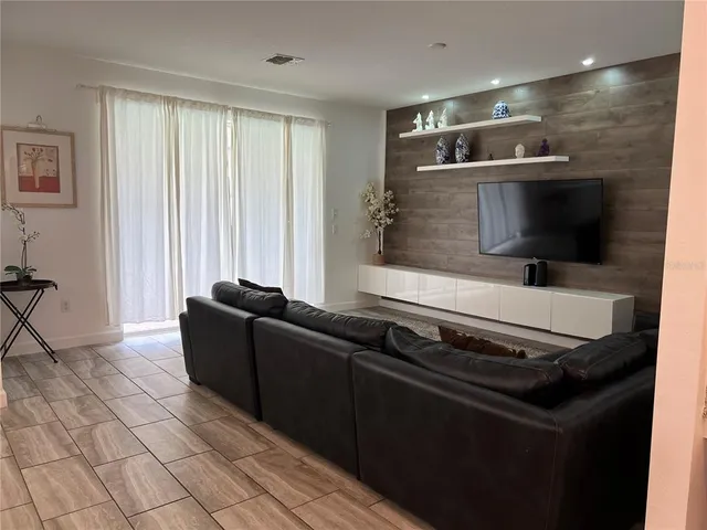 $3,900 | 4715 Sleepy Hollow Drive, Kissimmee, FL 34746