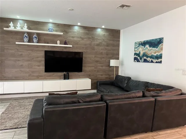 $3,900 | 4715 Sleepy Hollow Drive, Kissimmee, FL 34746