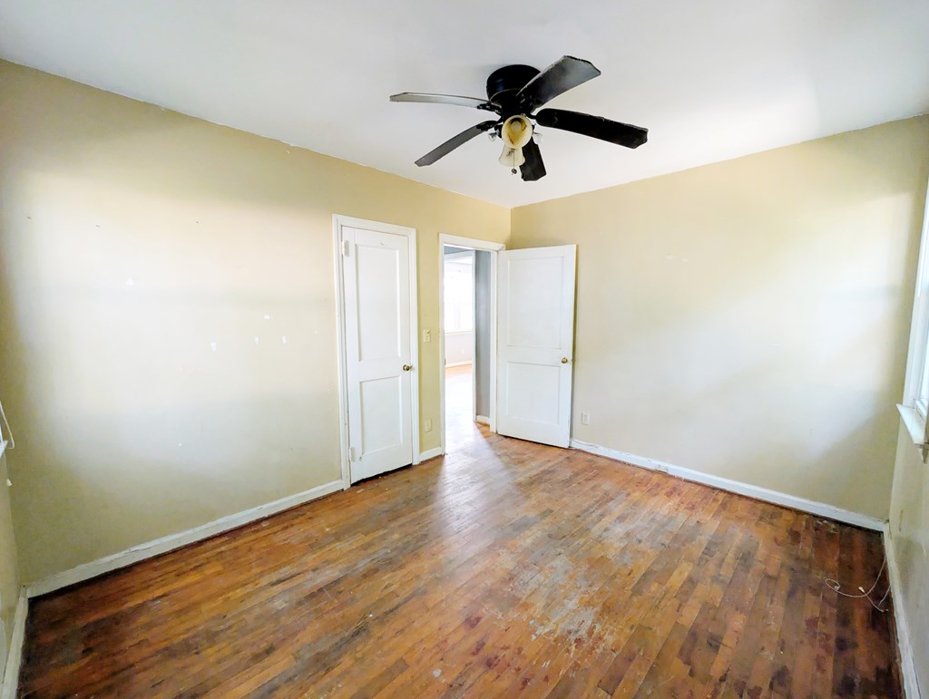 4237 Fort Street Columbus, GA 31907 - Photo 11 of 16 wooden floor in an empty room
