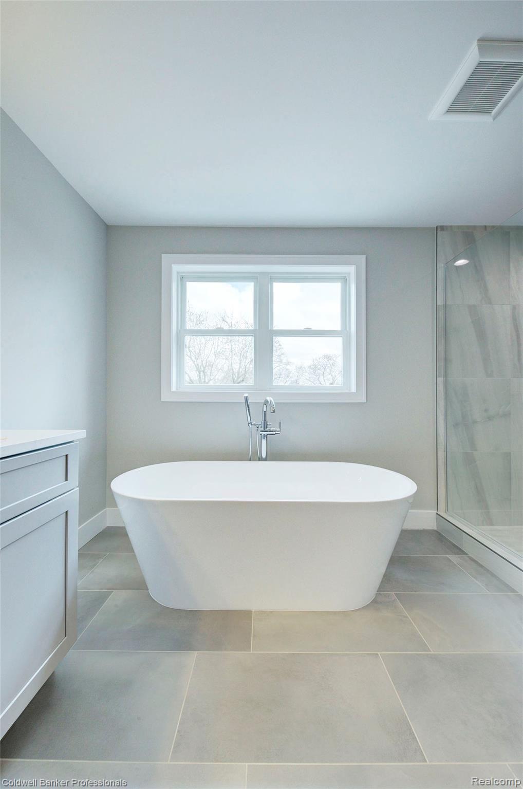 4101 Buckingham Road Royal Oak, MI 48073 - Photo 36 of 82 4H8A6907_8_9.jpg