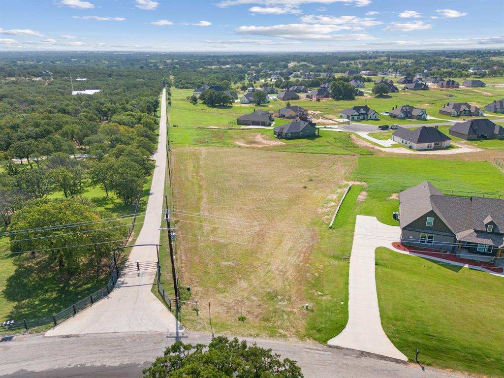 1052 North Agnes Road Springtown, TX 76082 - Photo 10 of 16 a view of a city