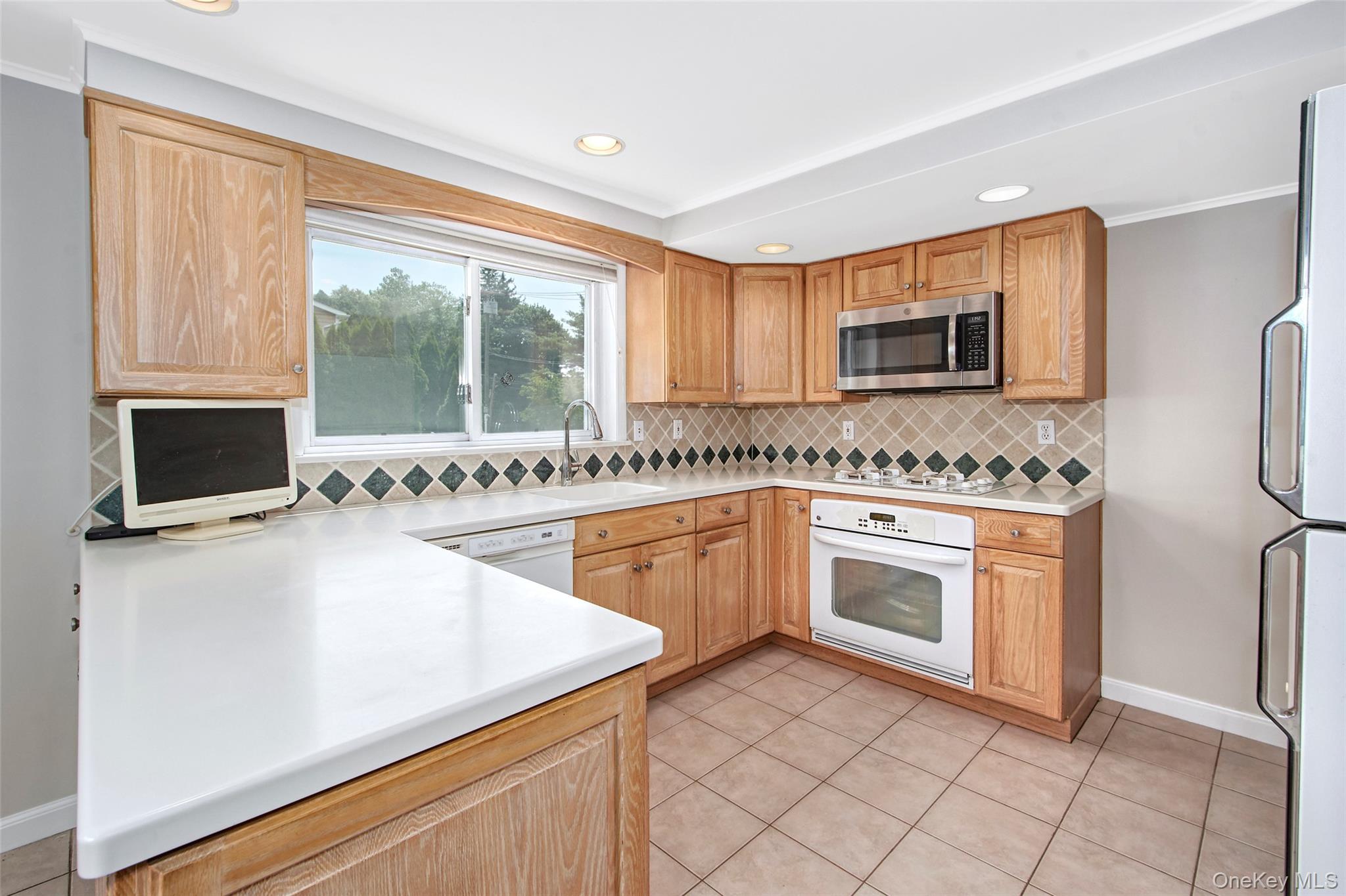 3 Bonwit Road Rye Brook, NY 10573 - Photo 13 of 31 Plenty of storage and counter space