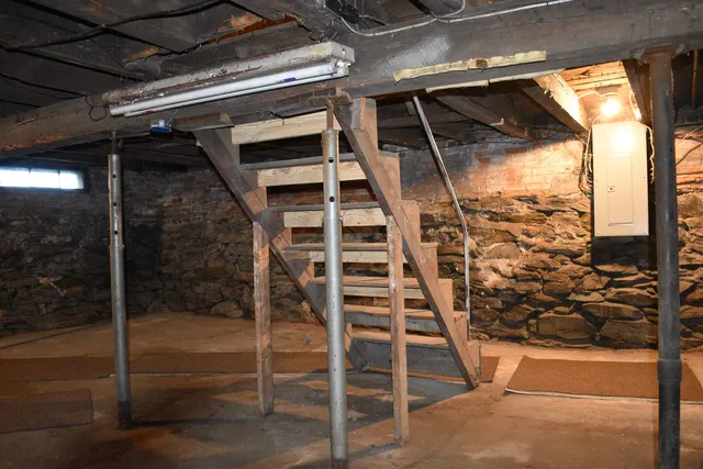 $189,000 | 1782 Main Street, St. Johnsbury, VT 05819