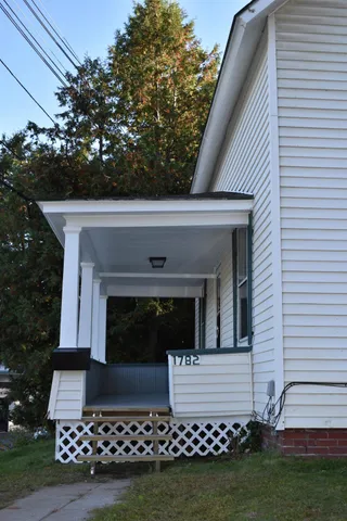 $189,000 | 1782 Main Street, St. Johnsbury, VT 05819