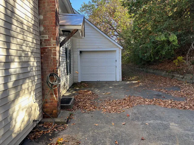 $189,000 | 1782 Main Street, St. Johnsbury, VT 05819