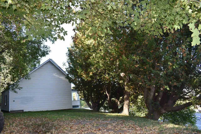 $189,000 | 1782 Main Street, St. Johnsbury, VT 05819