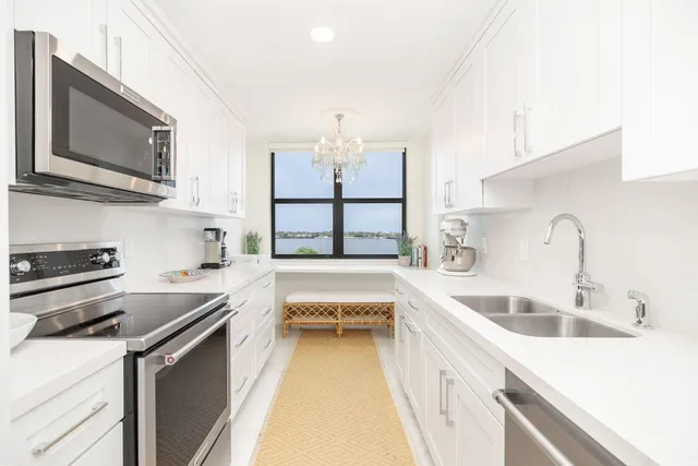 $1,695,000 | 3800 Washington Road, Unit 606, West Palm Beach, FL 33405