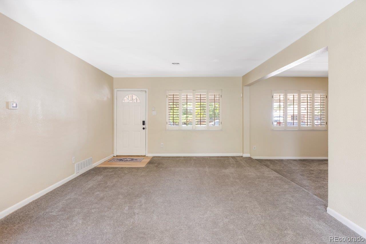 956 Racine Street Aurora, CO 80011 - Photo 8 of 25