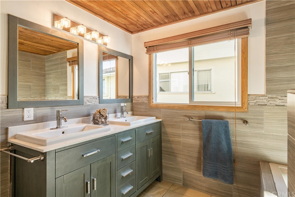 4329 Vía Azalea Palos Verdes Estates, CA 90274 - Photo 11 of 31 a bathroom with a sink and a mirror