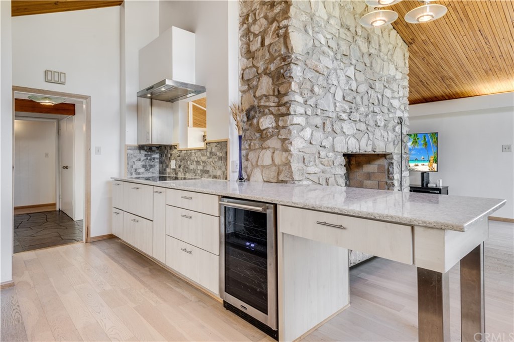 4329 Vía Azalea Palos Verdes Estates, CA 90274 - Photo 13 of 31 a spacious bathroom with double vanity and a mirror
