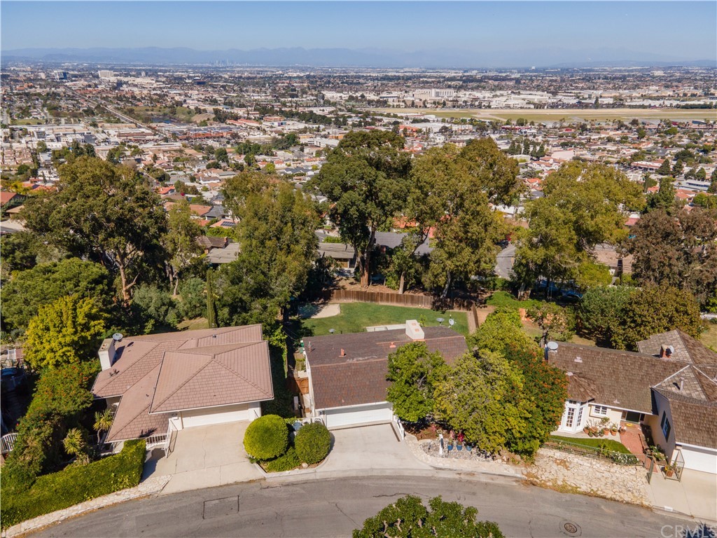 4329 Vía Azalea Palos Verdes Estates, CA 90274 - Photo 29 of 31 an aerial view of multiple house
