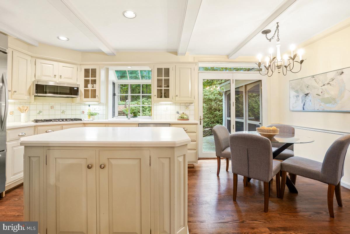 8006 Greentree Road Bethesda, MD 20817 - Photo 14 of 44 Kitchen with Table Space