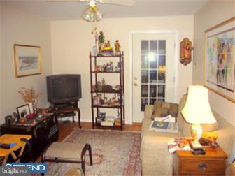 464 Covered Bridge Road Cherry Hill, NJ 08034 - Photo 3 of 8