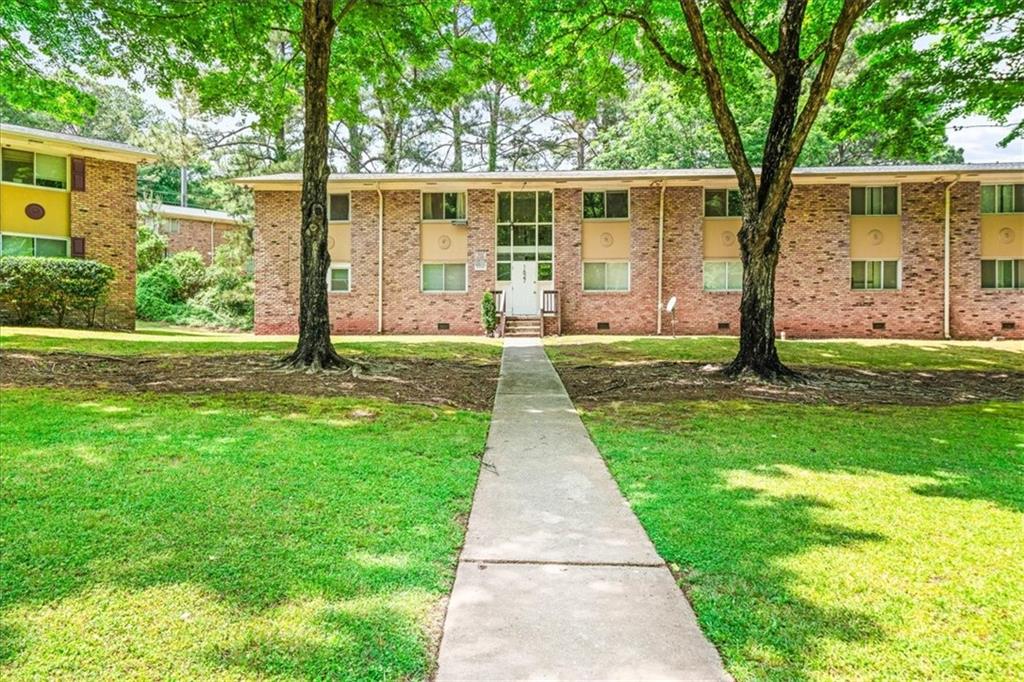 1627 Line Circle Decatur, GA 30032 - Photo 1 of 25