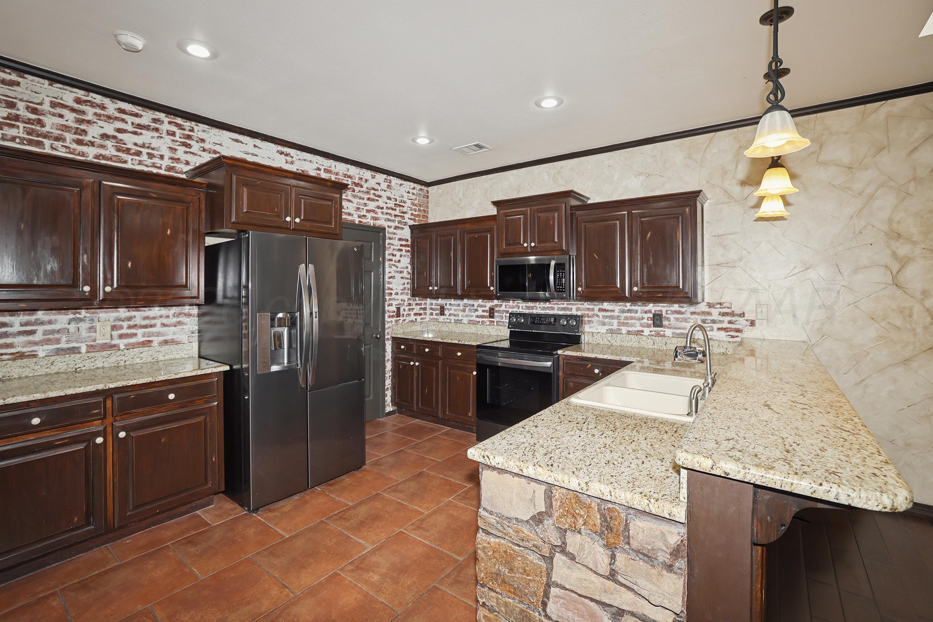 6803 Nick Street Amarillo, TX 79119 - Photo 10 of 33 12-Kitchen