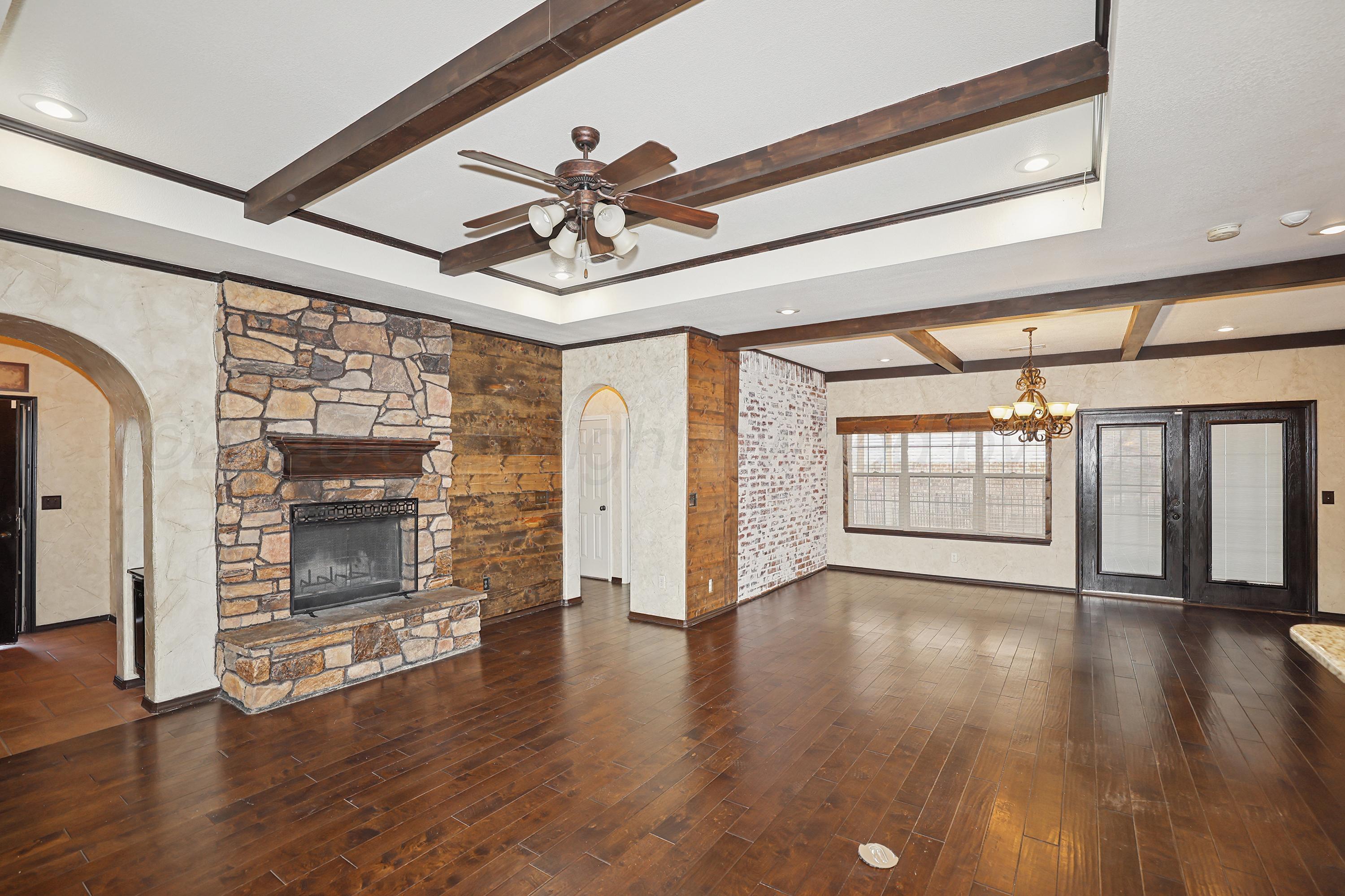 6803 Nick Street Amarillo, TX 79119 - Photo 4 of 33 7-Living & Dining Area