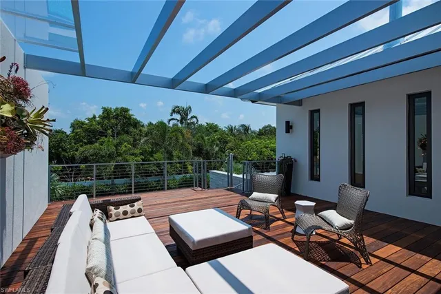 a view of a outdoor space with lounge chair