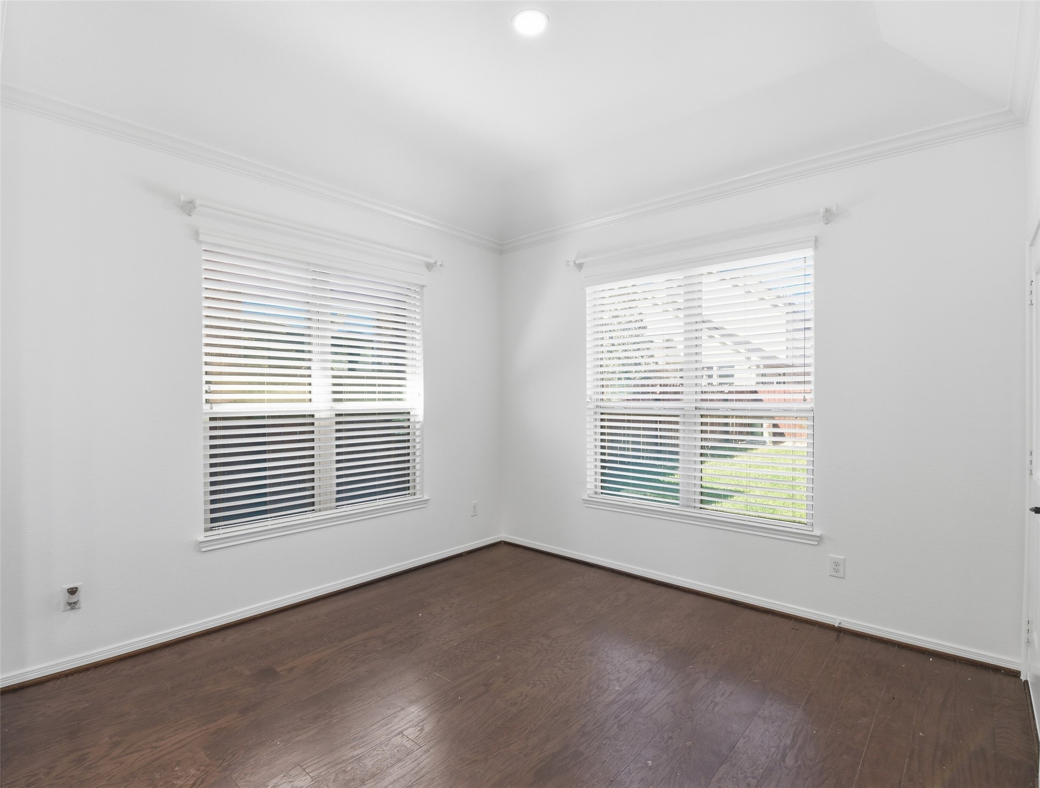 212 Fallow Buck Court Conroe, TX 77384 - Photo 11 of 33