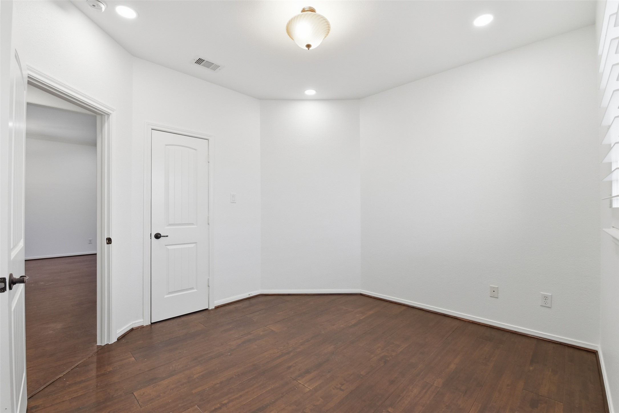 212 Fallow Buck Court Conroe, TX 77384 - Photo 25 of 33