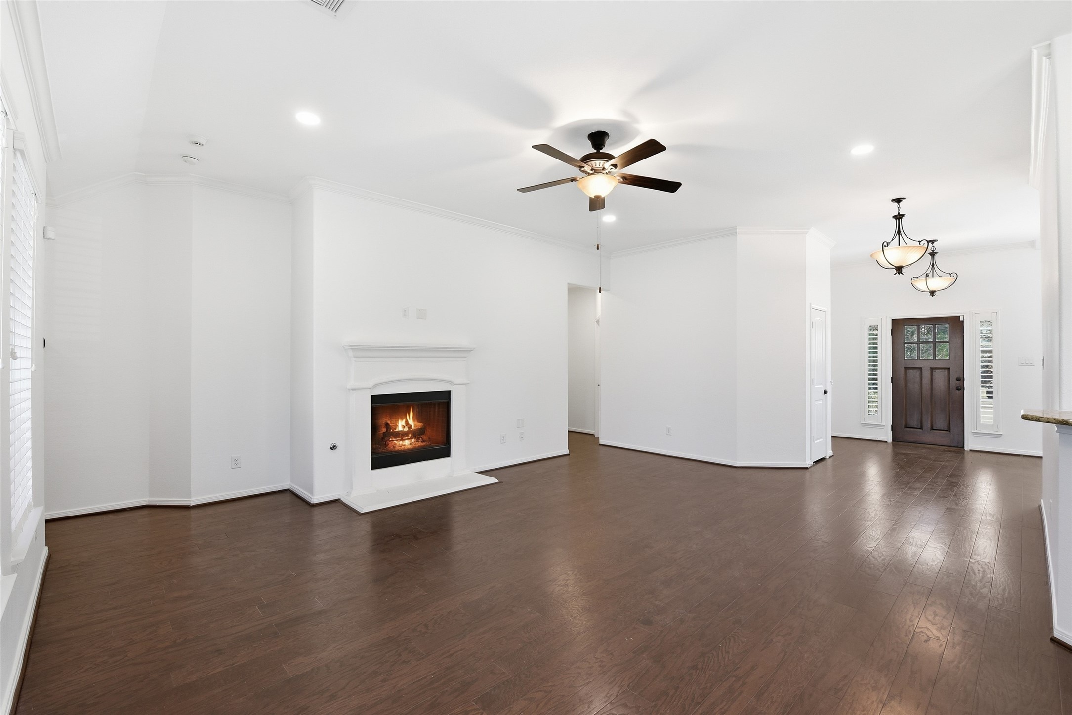 212 Fallow Buck Court Conroe, TX 77384 - Photo 9 of 33