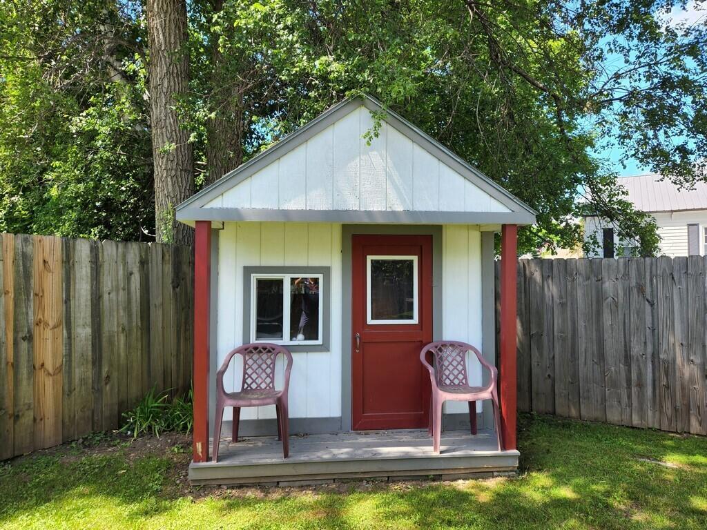 144 State Street Millinocket, ME 04462 - Photo 11 of 80 20220629122500500160000000-o