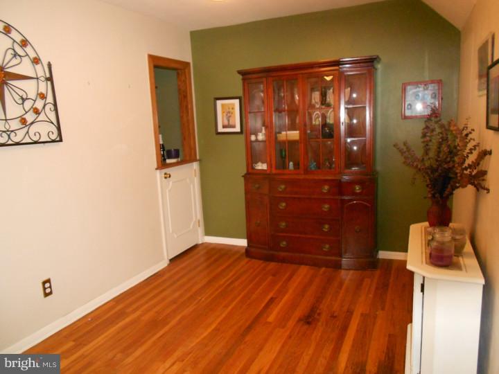 215 Juniper Road Havertown, PA 19083 - Photo 8 of 19