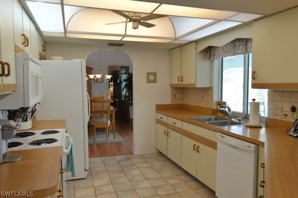 26090 Constantine Road Punta Gorda, FL 33983 - Photo 5 of 25 Gallery Image 5