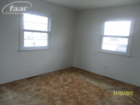 3207 Red Barn Road Flint, MI 48507 - Photo 9 of 10 20132397-8.JPG