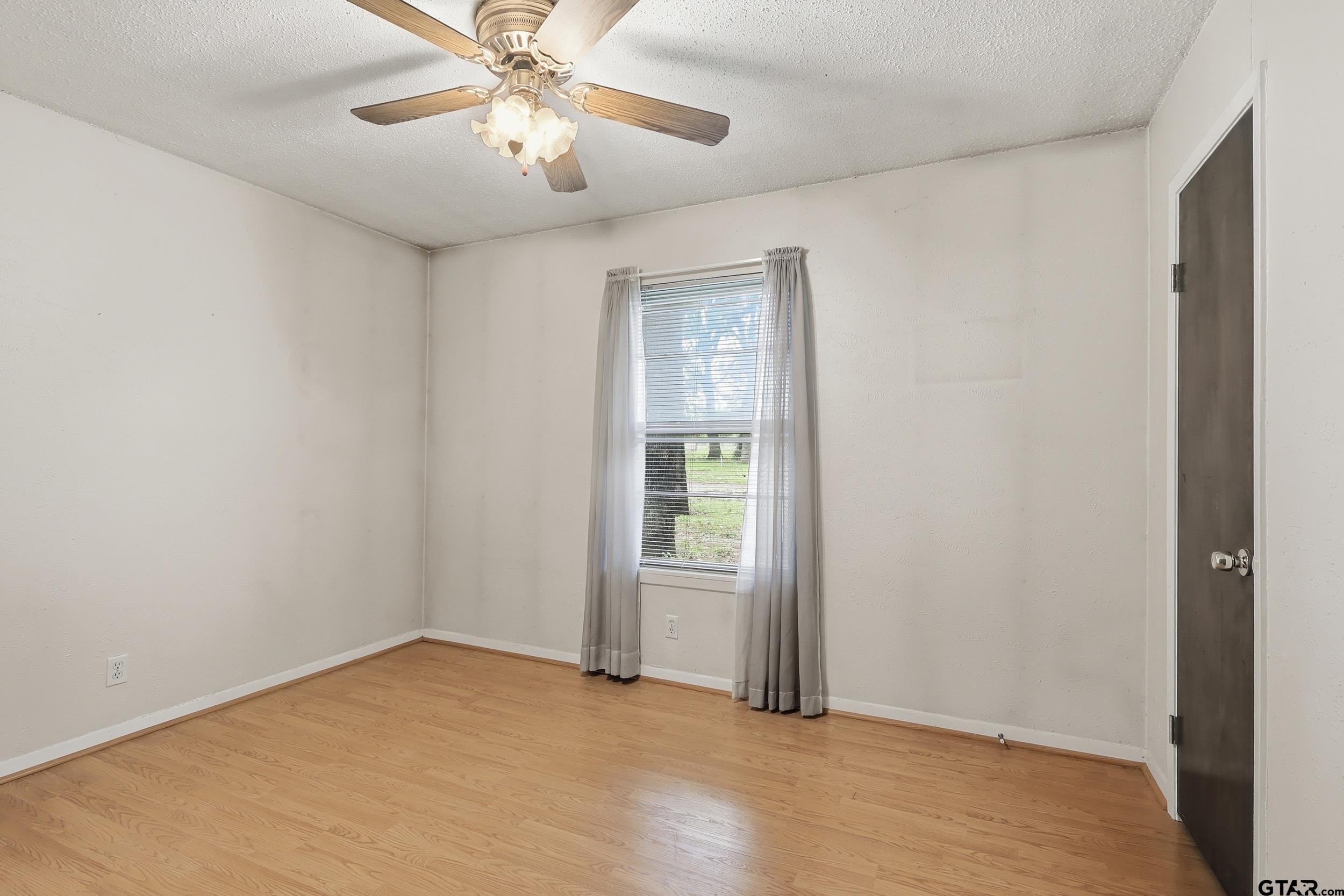 135 46th Street Southwest Paris, TX 75460 - Photo 22 of 39