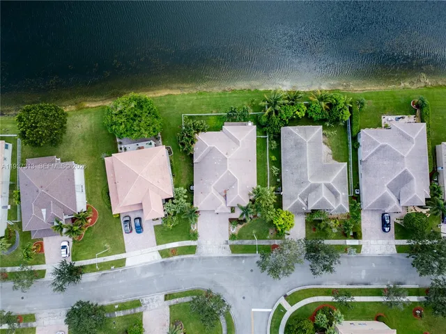 $899,000 | 903 Northwest 167th Avenue, Pembroke Pines, FL 33028