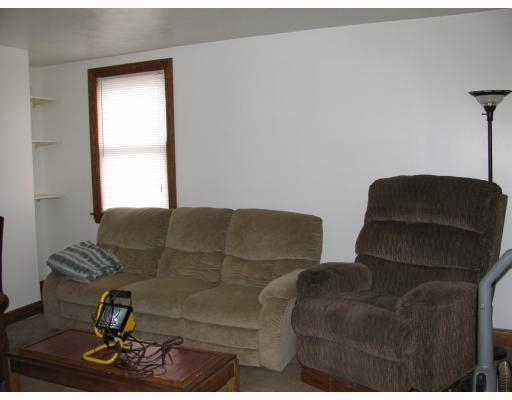 1054 Frye Road Jeannette, PA 15644 - Photo 7 of 10 Living Room.