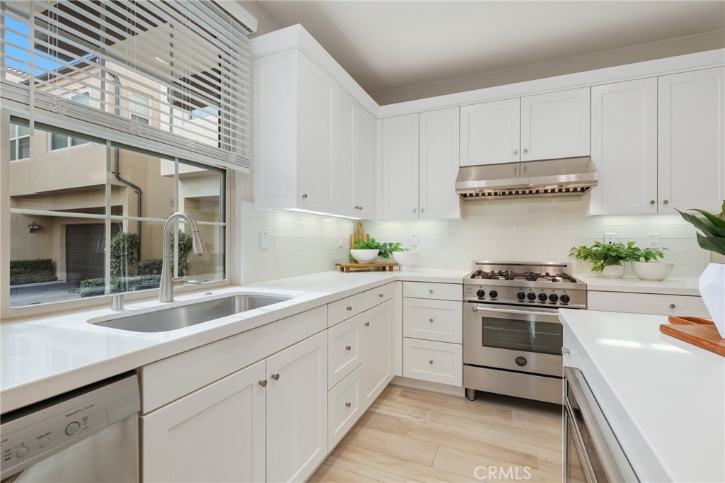 147 Excursion Irvine, CA 92618 - Photo 9 of 56