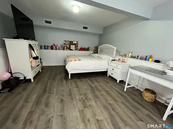 $3,650 | 39 Asia Circle, Bridgeport, CT 06610