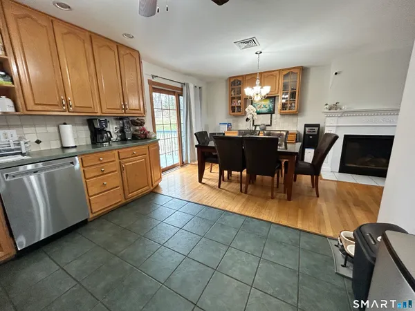 $3,650 | 39 Asia Circle, Bridgeport, CT 06610