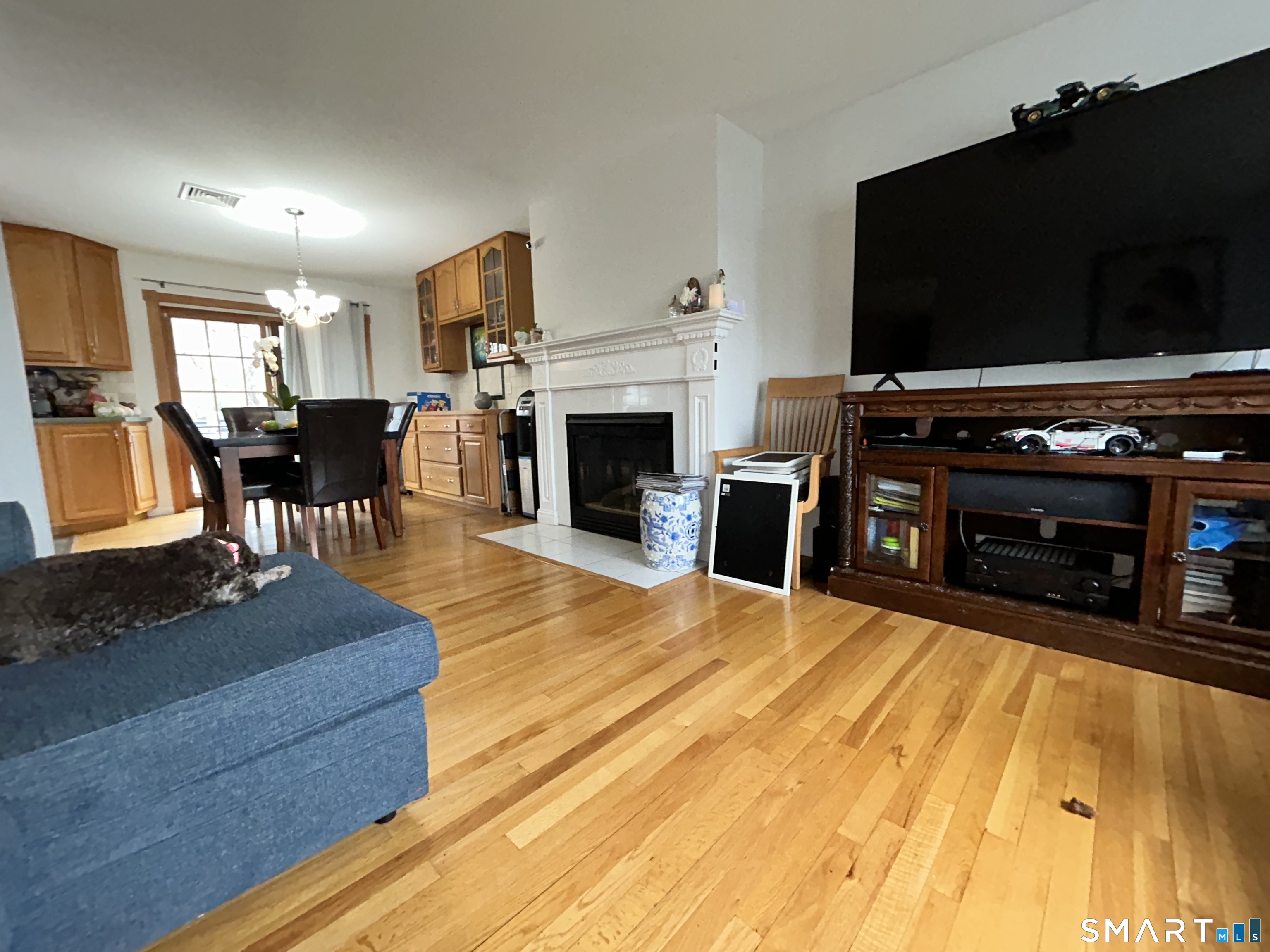 39 Asia Circle Bridgeport, CT 06610 - Photo 7 of 32