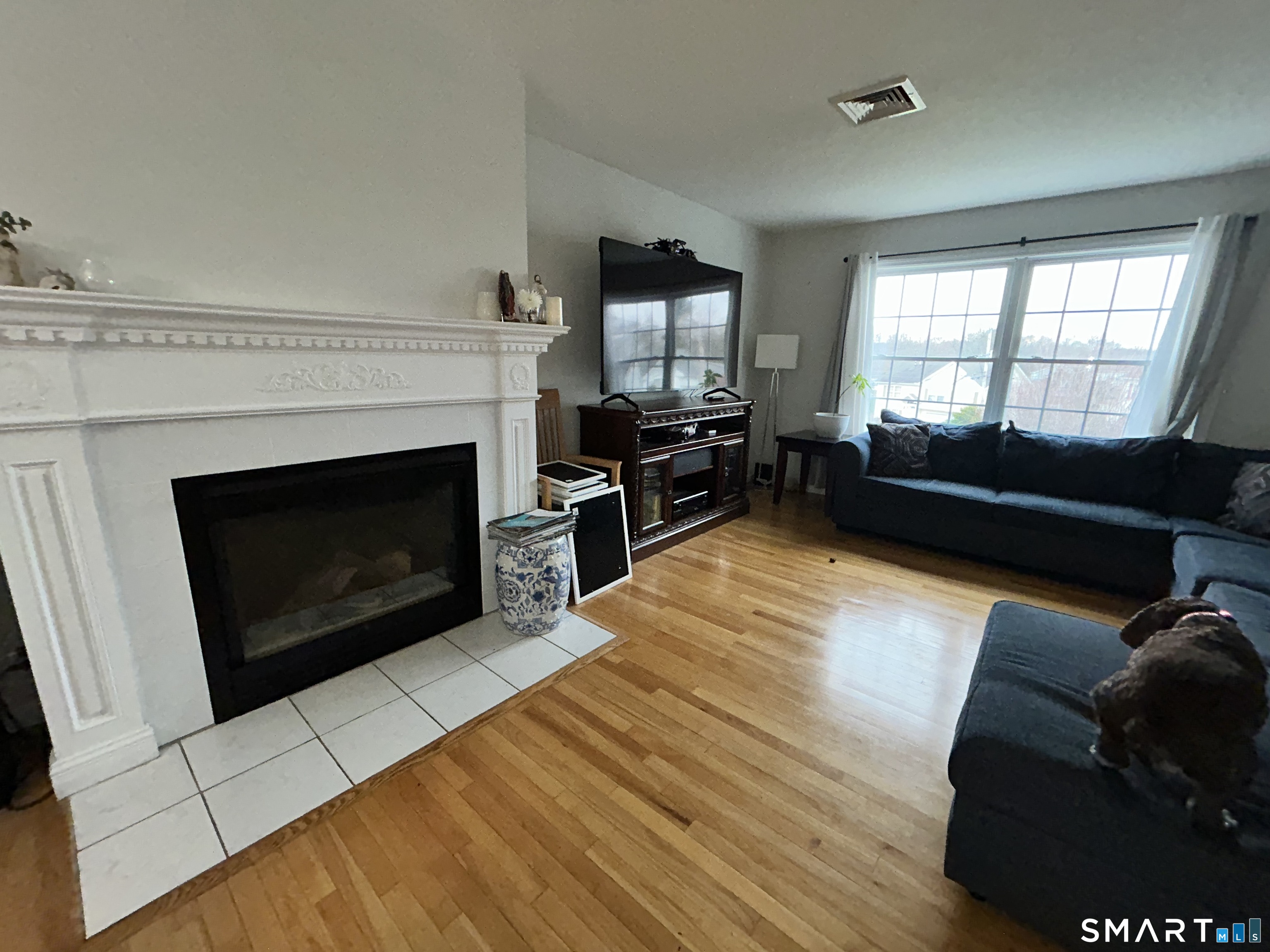 39 Asia Circle Bridgeport, CT 06610 - Photo 8 of 32