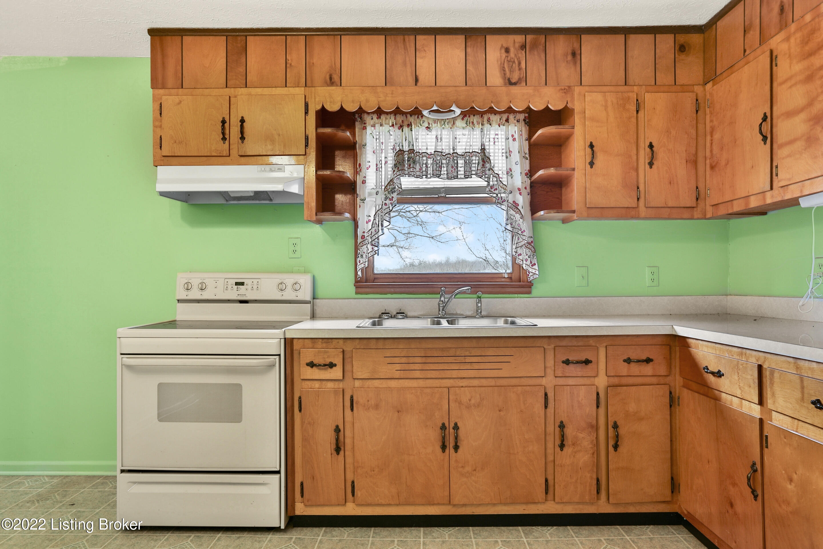 10976 Vigo Road Bagdad, KY 40003 - Photo 6 of 21 10976-vigo-007